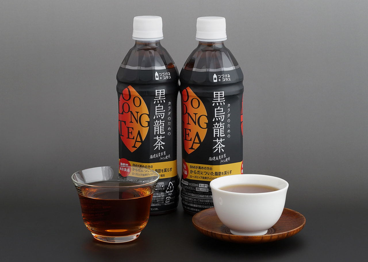 カラダのための黒烏龍茶のパッケージをリニューアルしました。